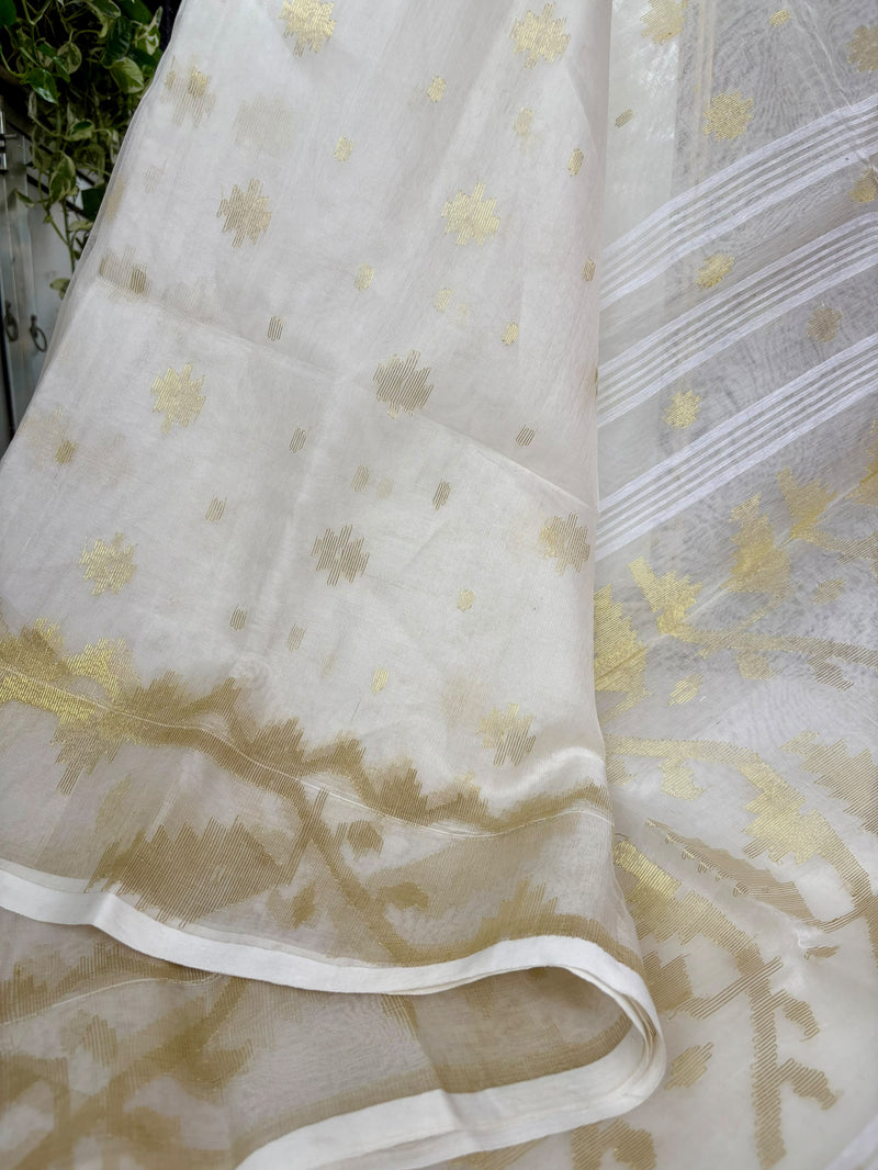 Pure Silk Muslin Jamdani Saree — White 04