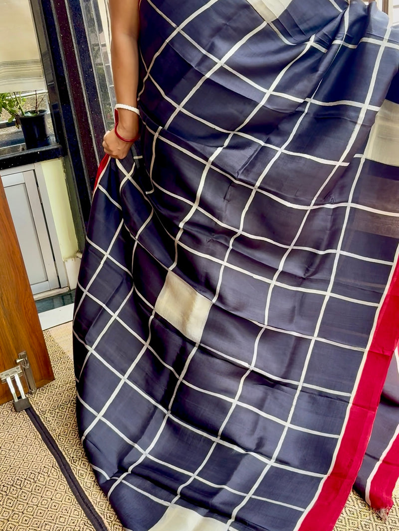 Hand Painted Saree on Pure Silk — Black & Red 10